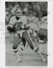 1988 Press Photo Washington Redskins Football Player Doug Williams Passes picture