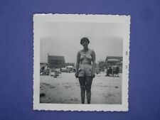 OP89 Vintage PHOTO original B&W July 1955 woman bathing suit squinting sun picture