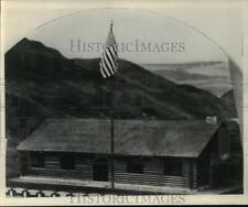 1934 Press Photo Log cabin in Rebild, Denmark with American Flag flying picture