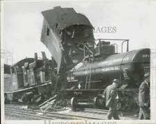 1957 Press Photo Illinois Central train crashed into Pennsylvania train, Chicago picture