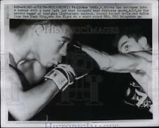 1959 Press Photo Carlos Ortiz Jr vs Len Matthews in Philadelphia bout picture
