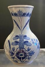 Vintage Williamsburg Restoration Delft Holland Porcelain Hand Painted Vase. VM picture