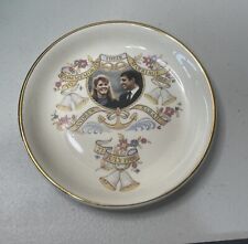 1986 Commemorative Plate of Prince Andrew and Sarah Ferguson Wedding picture