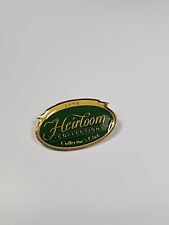Heirloom Collector's Club Member 1998 Lapel Pin Carlton Cards Green & Gold picture