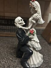 True Love Never Dies Wedding Bride And Groom Skeleton Couple Pose Statue picture