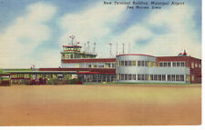 Vintage Postcard IA Des Moines Municipal Airport Terminal Linen -1036 picture