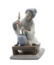Lladro Figurine, Oriental Girl, Matte (4840) 7.3