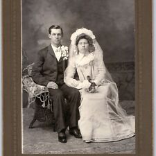 c1900s Lake Mills IA Just Married Couple Boring Man Woman Cabinet Card Photo 3J picture
