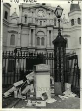 1980 Press Photo Jackson Square - Trash piled up after Christmas caroling event. picture