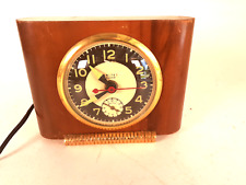 United Clock Co. Art Deco Alarm Clock, Luminous Hands and Numbers, Running picture