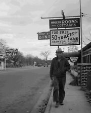 Knoxville T.N. man with street Advertising Sign Vintage Old Photo 8.5x11 Reprint picture