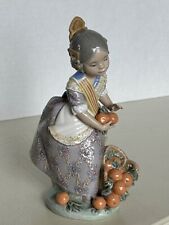 Lladro Figurine, Miss Valencia #1422 H 7.5