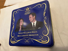 2011 McVITIES BISCUIT PRINCE WILLIAM & KATE CATHERINE MIDDLETON CELEBRATORY TIN picture