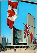 VINTAGE CONTINENTAL SIZE POSTCARD NATHAN PHILLIPS SQUARE TORONTO CITY HALL picture