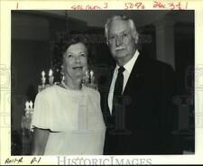 1991 Press Photo Margaret Livingston with Rear Admiral 