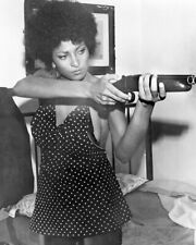 Coffy 1973 Pam Grier holding shotgun Vigilante Glamour Blaxploitation 8x10 Photo picture