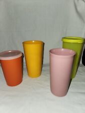 Vintage Tupperware Set of 4 Tumblers with 2 Lids 873 1320 6379 116 picture