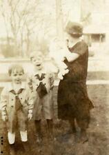 ZZ650-B Vtg Photo WOMAN WITH BABY AND TWO WILD BOYS C 1920's picture