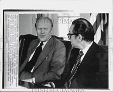 1974 Press Photo President Ford, Chairman Alan Greenspan meet at the White House picture