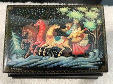 RARE VINTAGE 2 COMPARTMENT RUSSIAN LACQUER BOX FAIRY TALE HAND PAINTED SIGNED picture