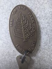 VINTAGE 1950/60S LONDON INN ON THE PARK  HOTEL KEY FOB KEYRING  RM 628    METAL picture