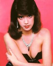 PHOEBE CATES - A COOL BUT DIFFERENT HEADSHOT  picture