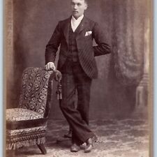 c1900s Portland, OR Handsome Striped Suit Man Cabinet Card Photo New York B12 picture