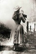 Amazing Annie Oakley Mirror Shot PHOTO Buffalo Bill Wild West Show Sharpshooter picture