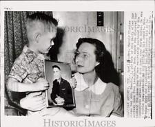 1953 Press Photo Korean War pilot Harold Fischer's wife & son Harold in Texas picture