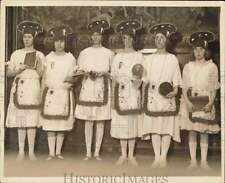 1923 Press Photo Stephanse Barrett & ladies at party aboard the Berengaria, NY picture