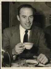 1949 Press Photo Ben Kocivar of Look magazine covering Sugar Bowl at Monteleone picture