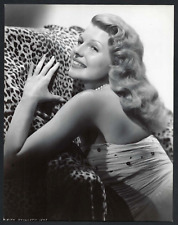BEAUTY RITA HAYWORTH ACTRESS SEXY BARE SHOULDER VINTAGE 1952 ORIGINAL PHOTO picture