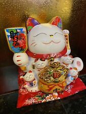 Chinese Feng Shui White Lucky Waiving Cat Figure Waiving Arm. Meneki Neko. picture