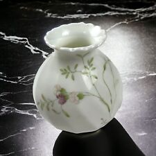 Vtg 80s Wedgwood Campion Bone China England White Floral Scallop Rim Bud Vase 4” picture