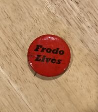 1960s Tolkien Pin Button ~ Rare ~ Frodo Lives picture
