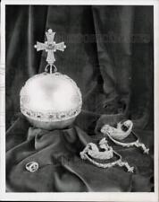 1952 Press Photo Crown jewels for Queen Elizabeth II's coronation in England picture
