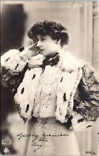 Postcard RPPC Beautiful Woman Fur Coat Reutlinger Paris B21 picture