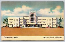 Postcard Delmonico Hotel, Miami Beach, Florida linen B107 picture