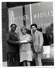 1970 Press Photo Mother Waddles Charity - dfpb87443 picture