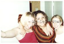 COLOR PHOTO F_3241 PRETTY WOMEN WITH ARMS AROUND SHOULDERS picture
