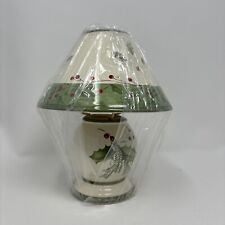 Lenox - Holiday Gatherings - Tealight Lamp - Holly Berry picture