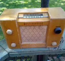 OLD   ANTIQUE RADIO  1946 Westinghouse Am/Fm radio model H-130 picture