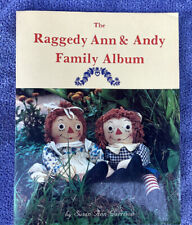 1989 PAPERBACK BOOK RAGGEDY ANN & ANDY FAMILY ALBUM HISTORY SUSAN ANN GARRISON picture