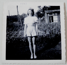 PICTURE OF A PRETTY YOUNG LADY  * 1947 picture