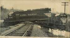 1986 Press Photo Derailment of Alaska Railroad trains in Anchorage - afa46018 picture