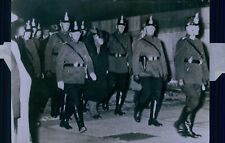 1933 German Policemen Escort Accused Van der Lubbe Reichstag Scene Press Photo picture