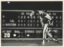 1986 Press Photo California Angels pitcher in action vs. Boston Red Sox picture