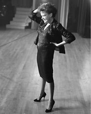 Judy Garland on stage 1960's between takes full length shot 8x10 real photo picture