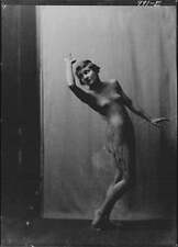 Florence Noyes dancers,performances,nudes,women,fabrics,b,Arnold Genthe,1915 picture