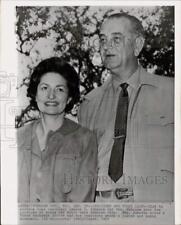 1963 Press Photo President Lyndon Johnson & wife at his LBJ Ranch in Texas picture